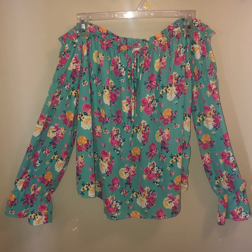 Off the shoulder boutique top